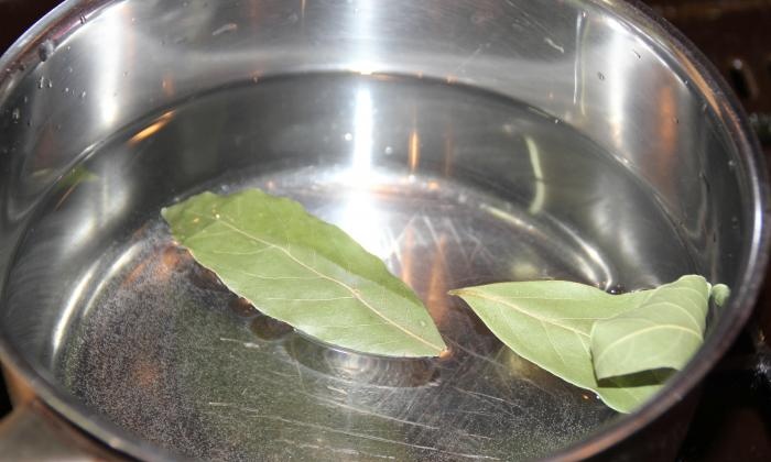 magdagdag ng bay leaf