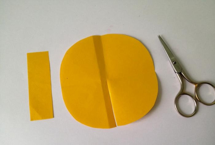 كيفية صنع الديك من الورق الملون