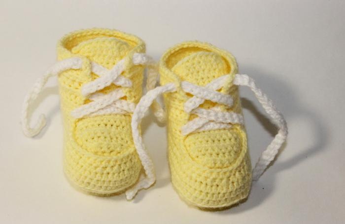 botines de bebé de ganchillo