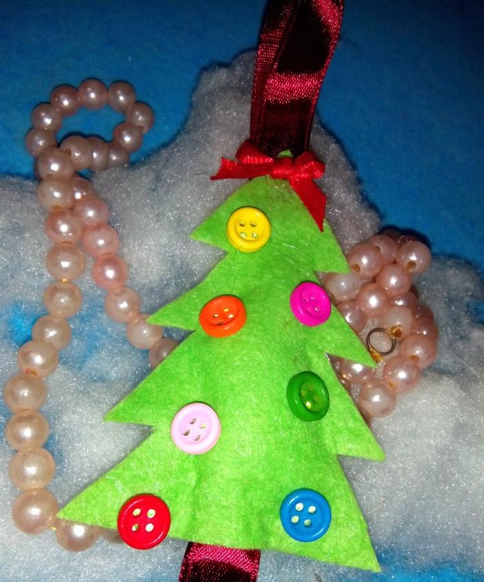 Vánoční stromeček vyrobený z viskózového ubrousku