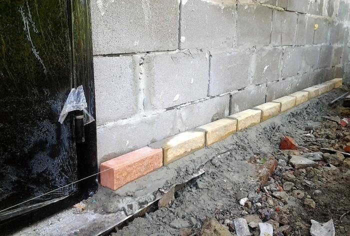 Bricklaying with a narrow bassoon