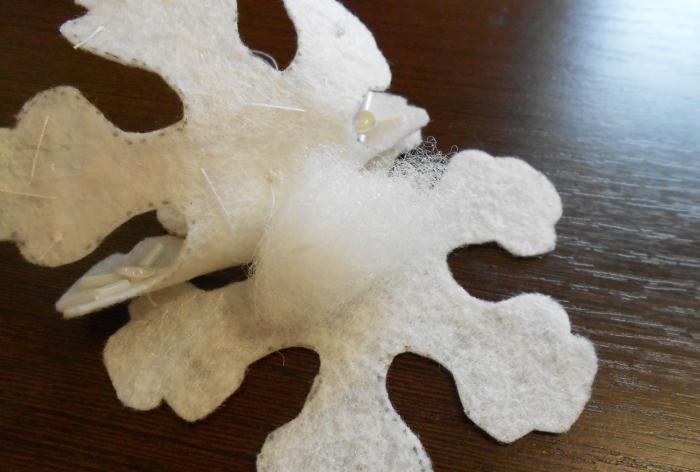 Volumetric felt snowflake