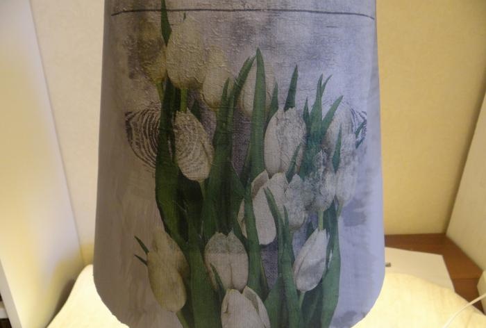 Restoration and decoupage of a lampshade