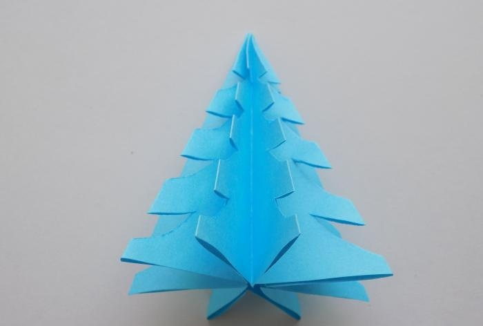 Albero di Natale di carta blu