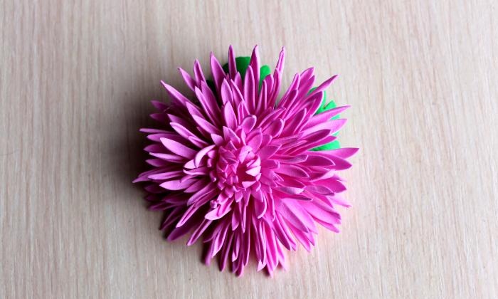 Jepit rambut diperbuat daripada foamiran Chrysanthemum