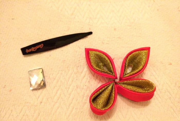 Papillon réalisé à partir de rubans selon la technique Kanzashi