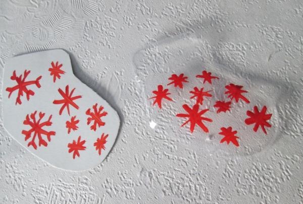 Drawing bright red snowflakes