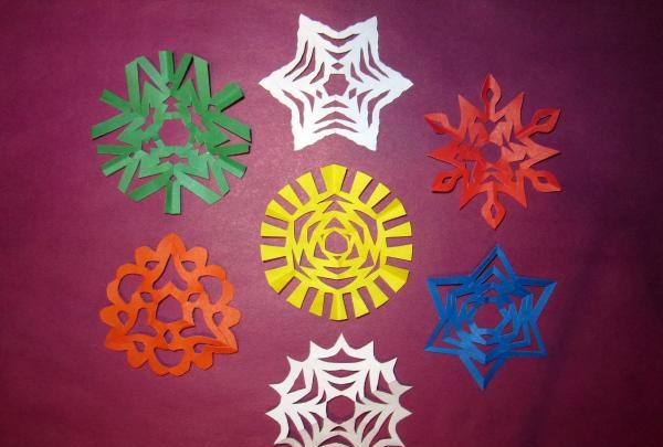 small six-pointed snowflakes