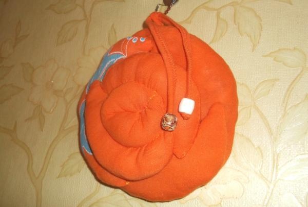snail pin cushion