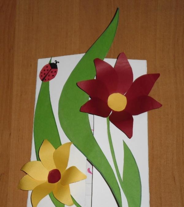 Sveikinimo atvirukas su gėlėmis