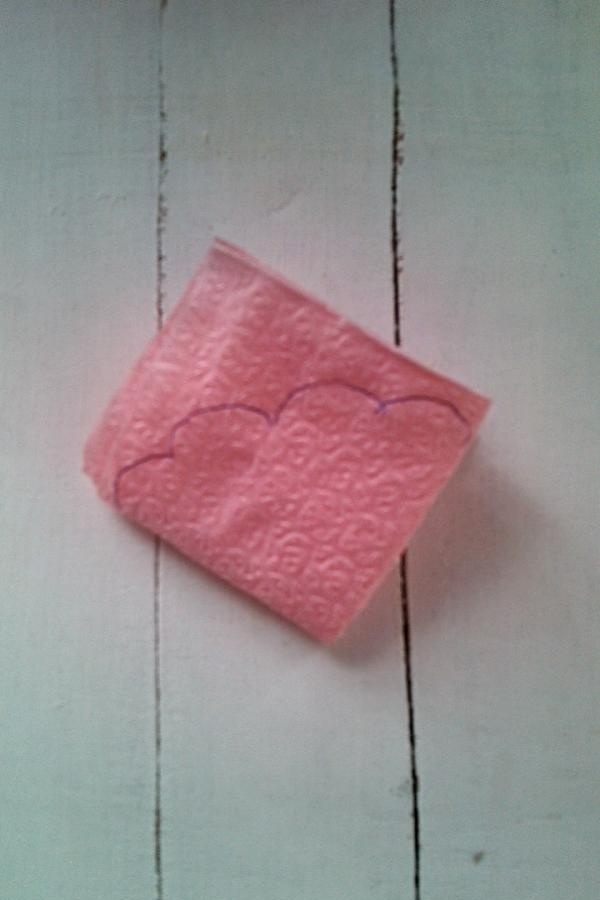 Bukiet cukierków wykonany z papierowych serwetek