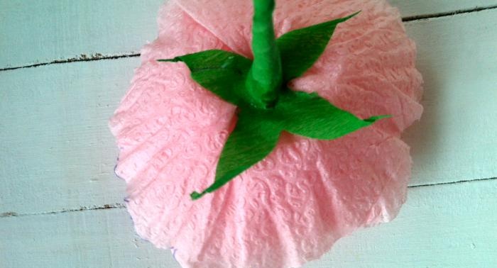 Bouquet de bonbons confectionnés à partir de serviettes en papier