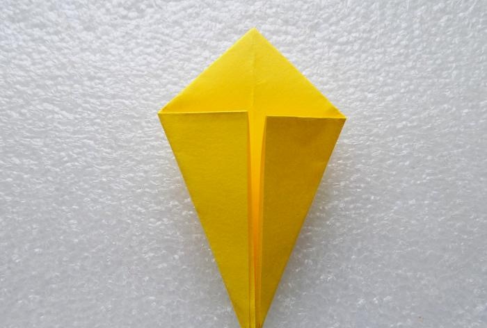 Pokemon Pikachu gamit ang origami technique