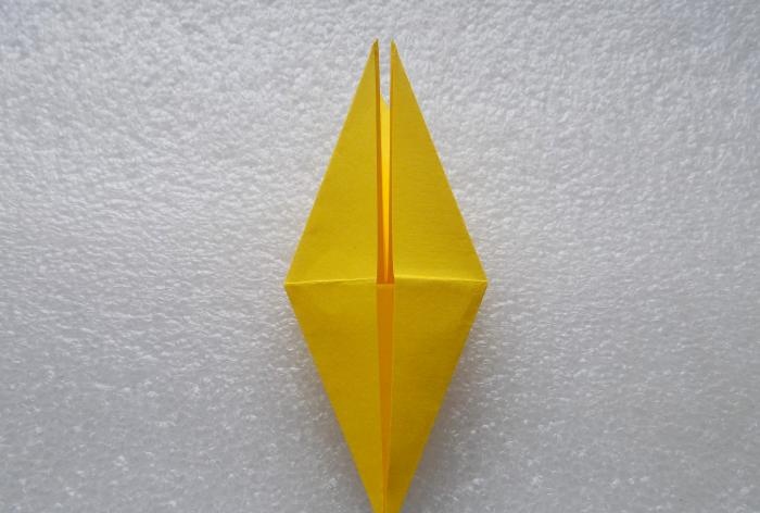 Pokemon Pikachu folosind tehnica origami