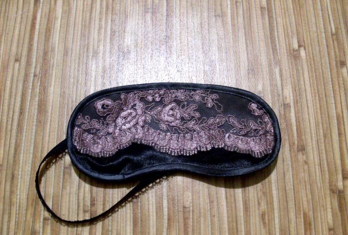 We sew a sleep mask with our own hands
