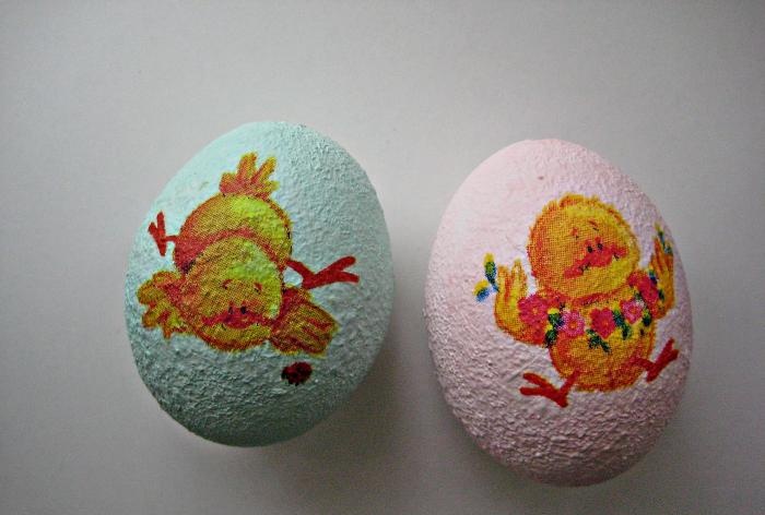 Cistella de Pasqua amb ous