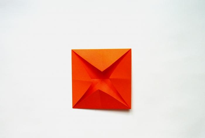 Caixa de papel origami em forma de gato