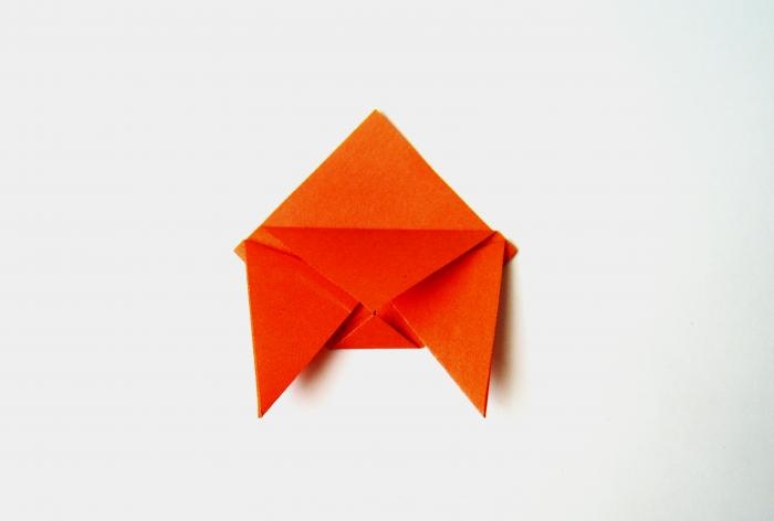 Cutie de hârtie origami în formă de pisică