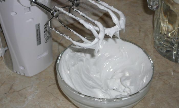 Paano gumawa ng mahangin na meringue