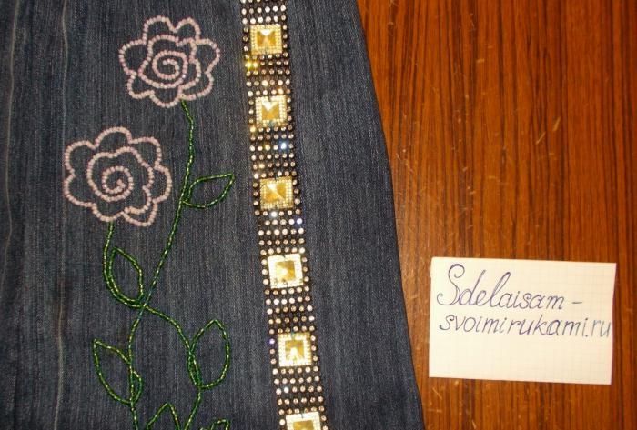 Denim skirt with embroidery