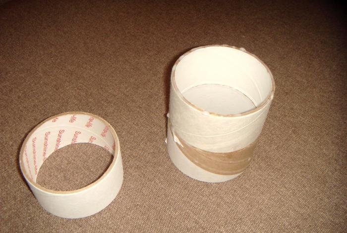 Vase aus Tonbandspulen