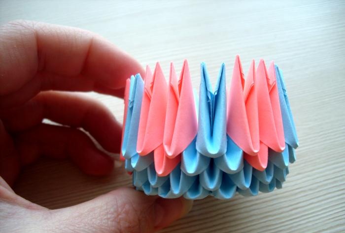 Кактус, използващ модулна оригами техника