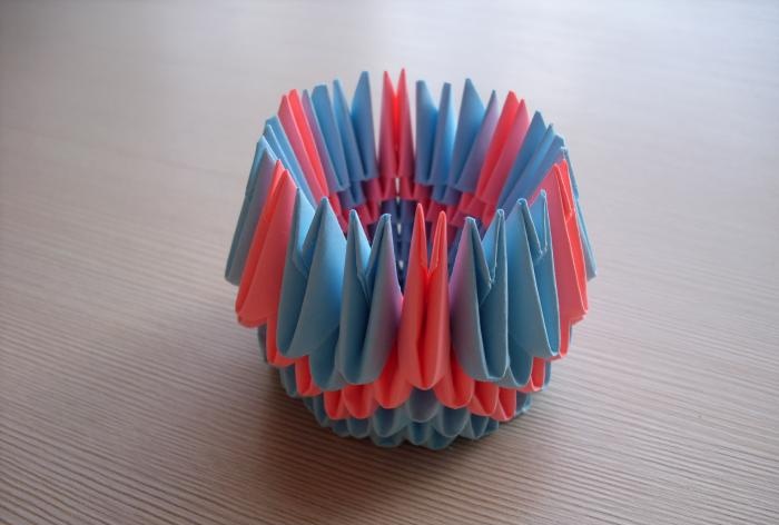Cactus utilisant la technique de l'origami modulaire