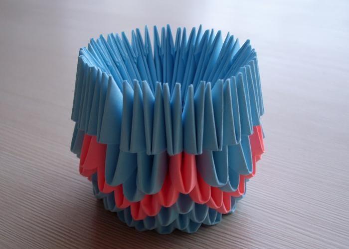 Cacto usando técnica de origami modular