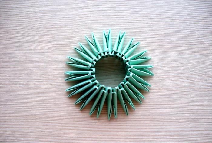 Cactus utilisant la technique de l'origami modulaire