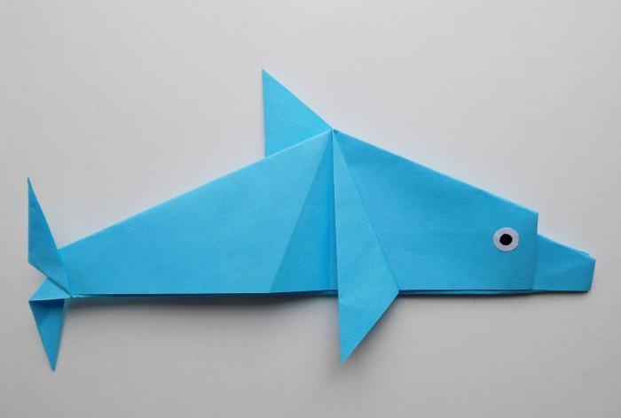 Delfin de hârtie
