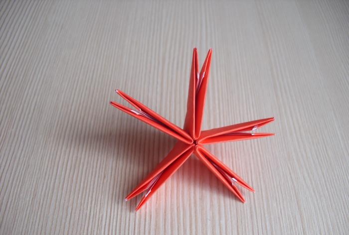 Cactus utilisant la technique de l'origami modulaire