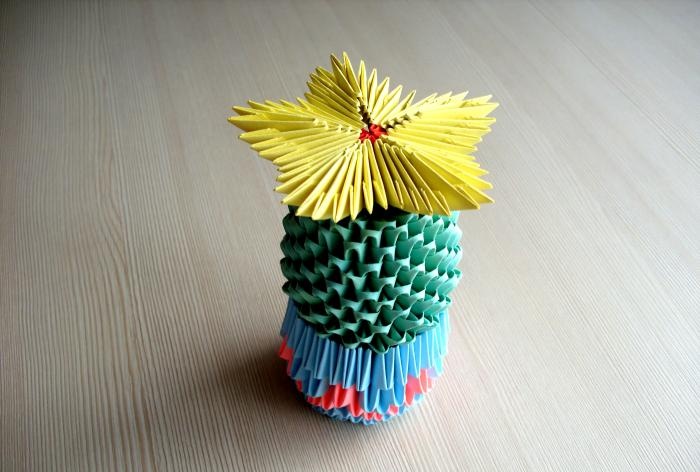 Kaktusas naudojant modulinę origami techniką