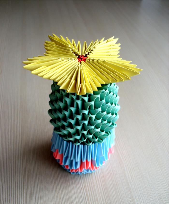 Kaktusas naudojant modulinę origami techniką