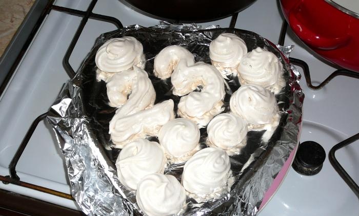 Kaip pasigaminti orinį meringue