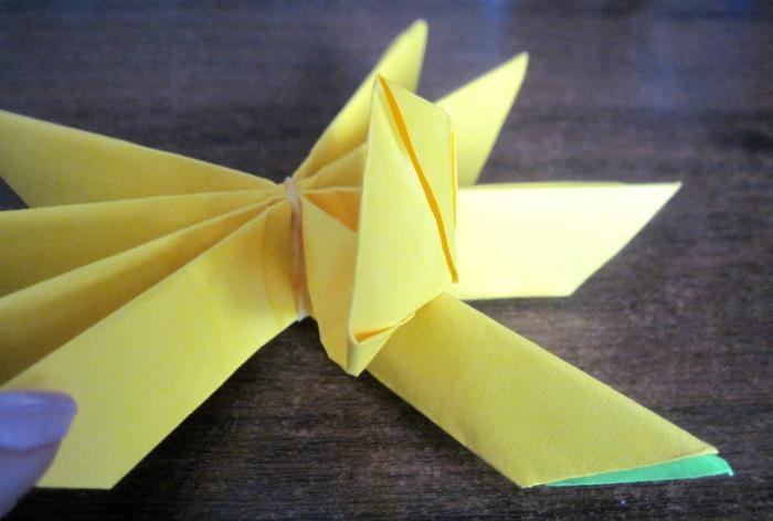 Origami-Seerose