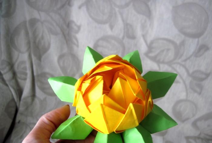 lirio de agua de origami