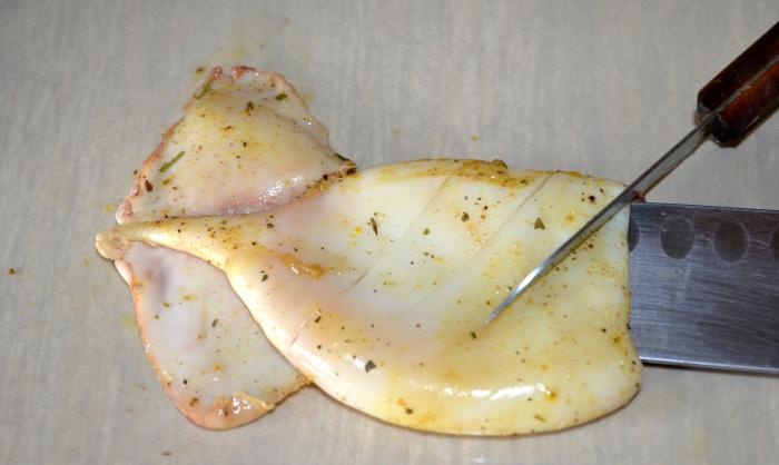 Wie man Tintenfische köstlich brät