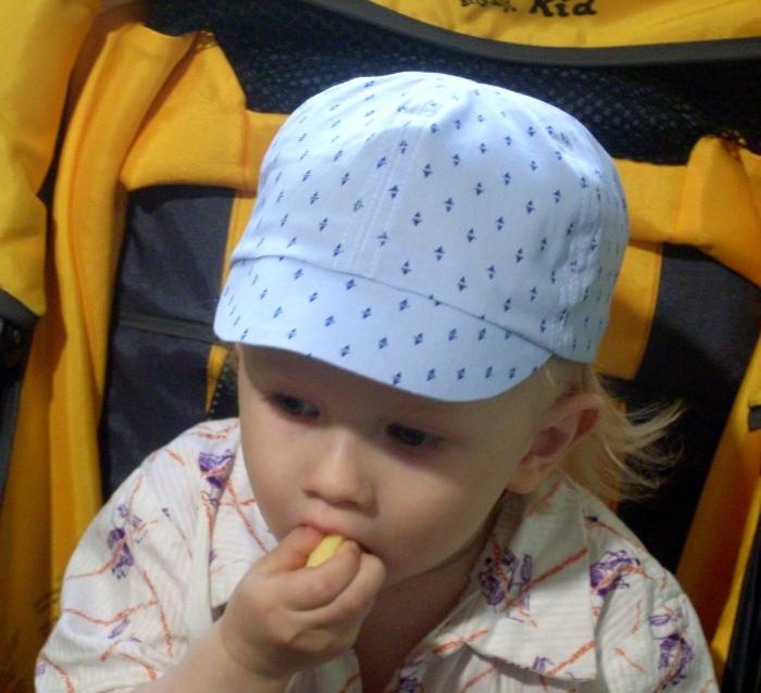 Kūdikiui siuvame vasarinę kepurėlę