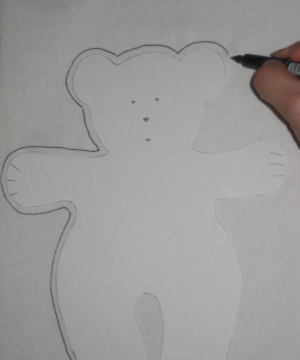 Zeichne eine Skizze des Bären
