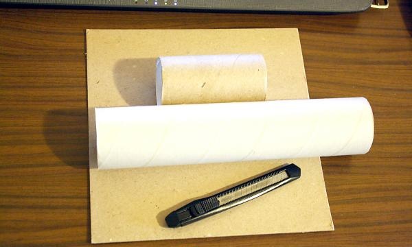Balení trubice toaletního papíru