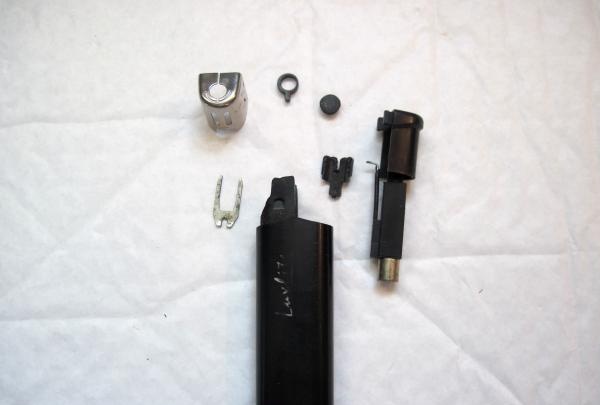 i-disassemble ang lighter