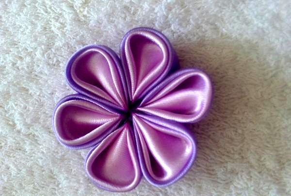 Glue 6 petals together