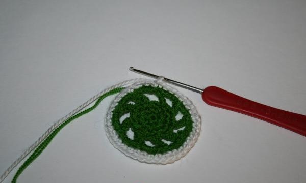 Do not cut the green thread