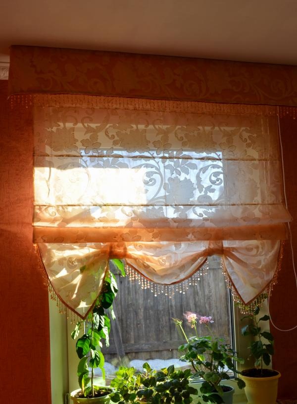 Roman curtain