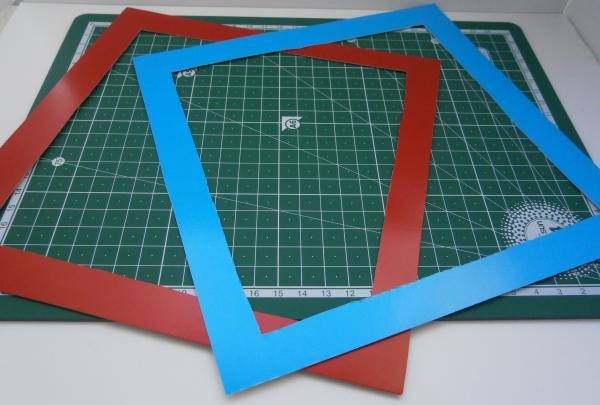 ตัดกระดาษแข็งเป็นสี่เหลี่ยม