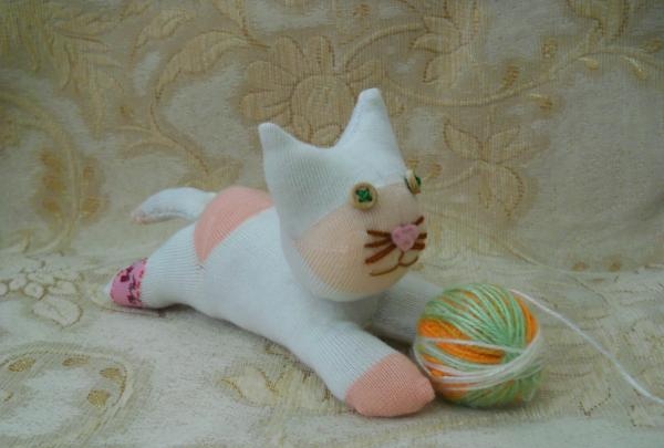 gatito hecho con calcetines