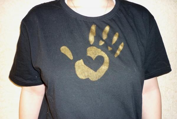 T-shirt avec un design DIY