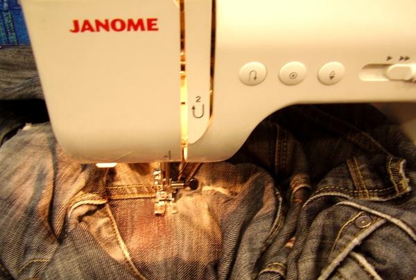 raccommoder des jeans à la maison