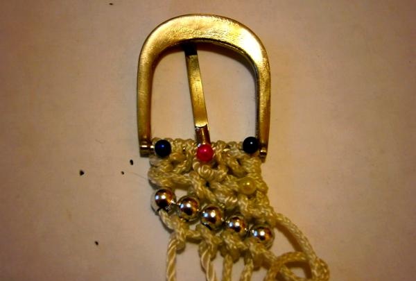 Macrame belt with beads
