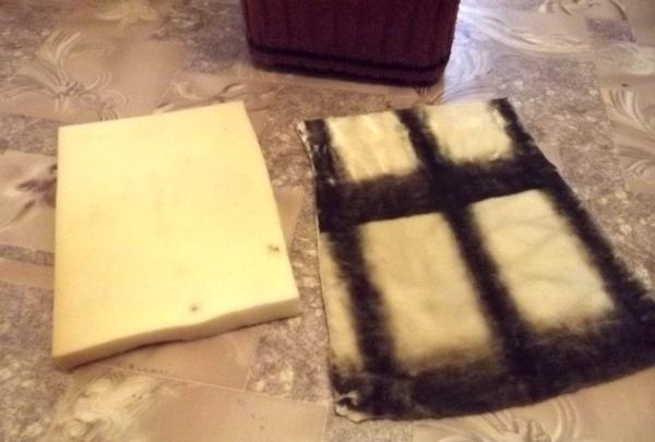 rectangle fabriqué à partir d'un morceau de caoutchouc mousse